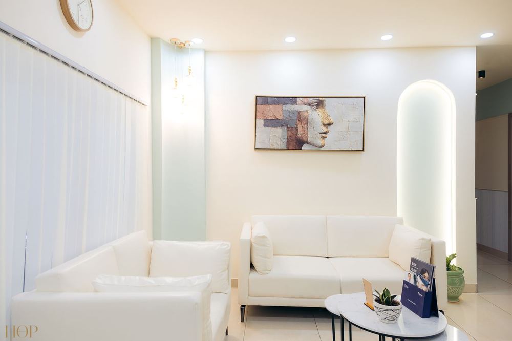 Truederm elegant reception lounge in C-Scheme, Jaipur
